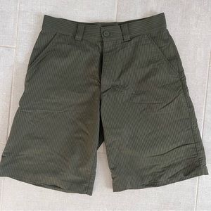 Mens Under Armour Dark Green Pinstripe Shorts Sz 30